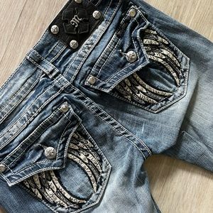 Miss Me signature boot jeans with wing pocket in leather, size 26